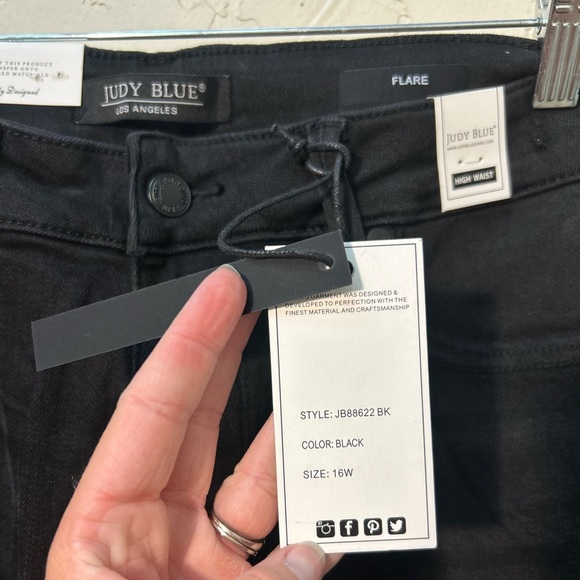 Judy Blue Pretty Poison High Rise Tummy Control Destroy Flare Jeans NWT 16 - Picture 7 of 9